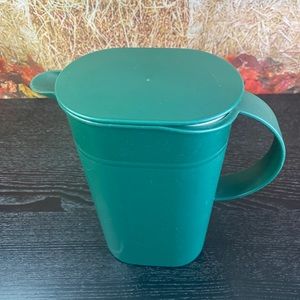 Tupperware green Preludio Pitcher with rocker top 2474B-2 1.7L